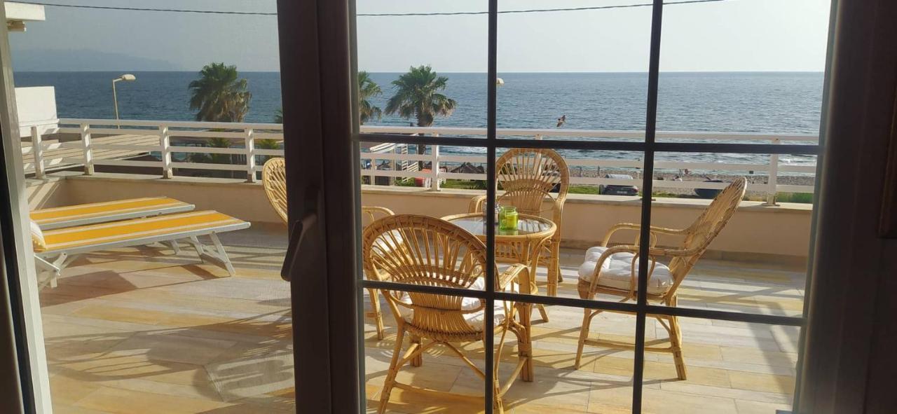 Suite In Front Of The Sea Nea Thesi 외부 사진